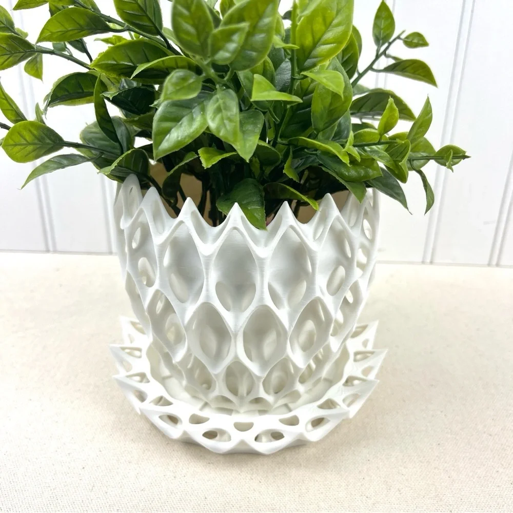 Invader Planter Pot, Small Indoor Flower Pot, Modern Planter with Saucer - Picture 2 of 9
